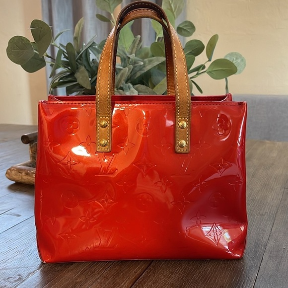 Authentic** LOUIS VUITTON ** Red Monogram Vernis Reade Pm Bag - Picture 2 of 16